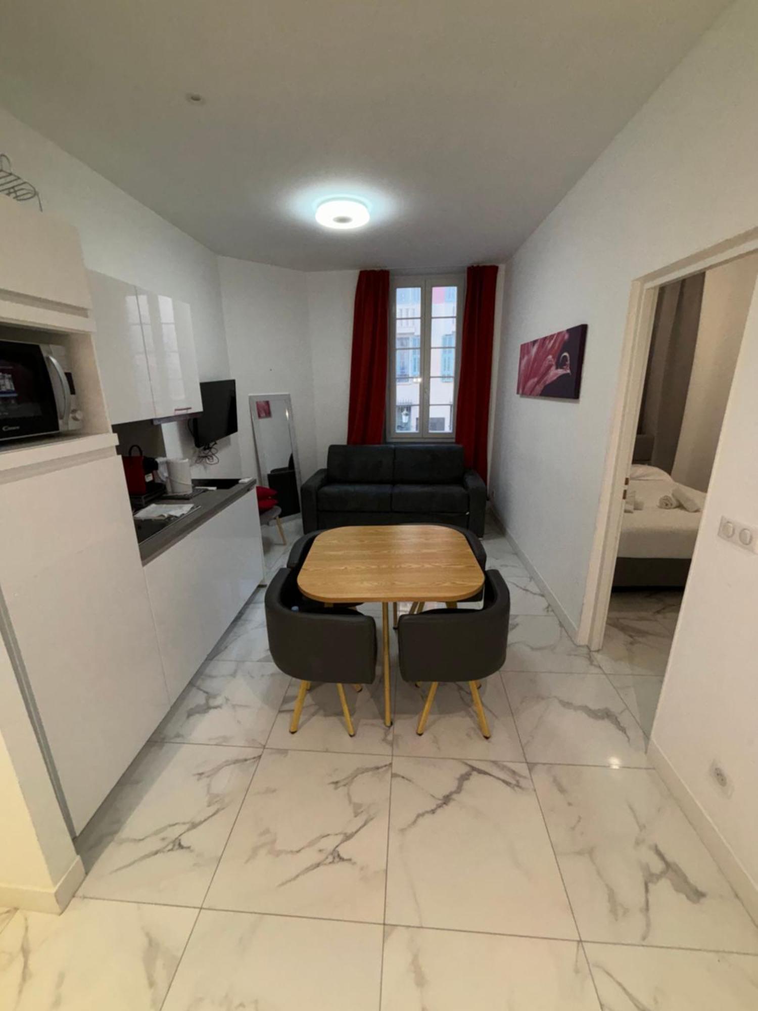 Appartement 4 Couchages Idealement Place Promenade Des Anglais / Cours Saleya Ницца Экстерьер фото